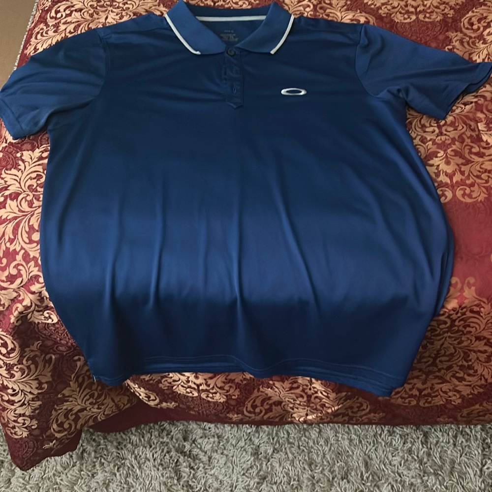 XL Oakley Polo shirt